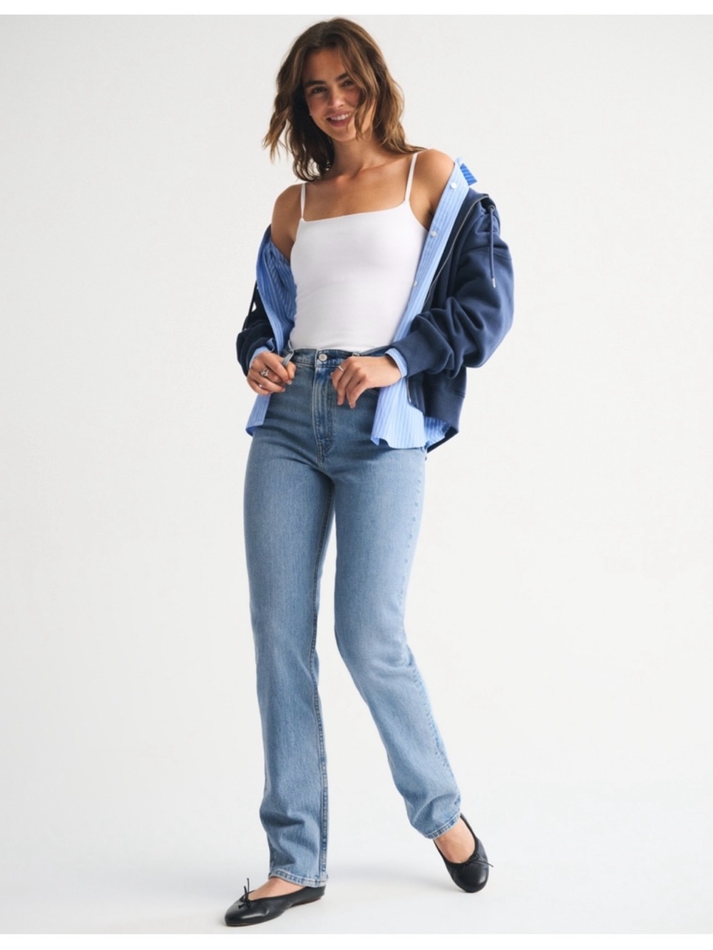Abercrombie Ultra High-Rise 90’s Straight Jeans 27 Extra Long- Light Wash